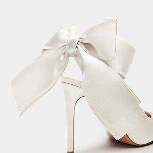 Steve Madden Teacup Ivory Satin Bow Heels - Size 7
